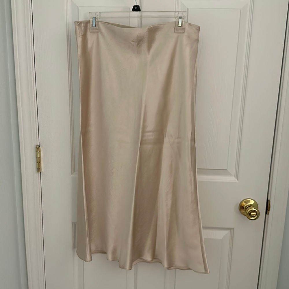 Aritiza Babaton Skirt